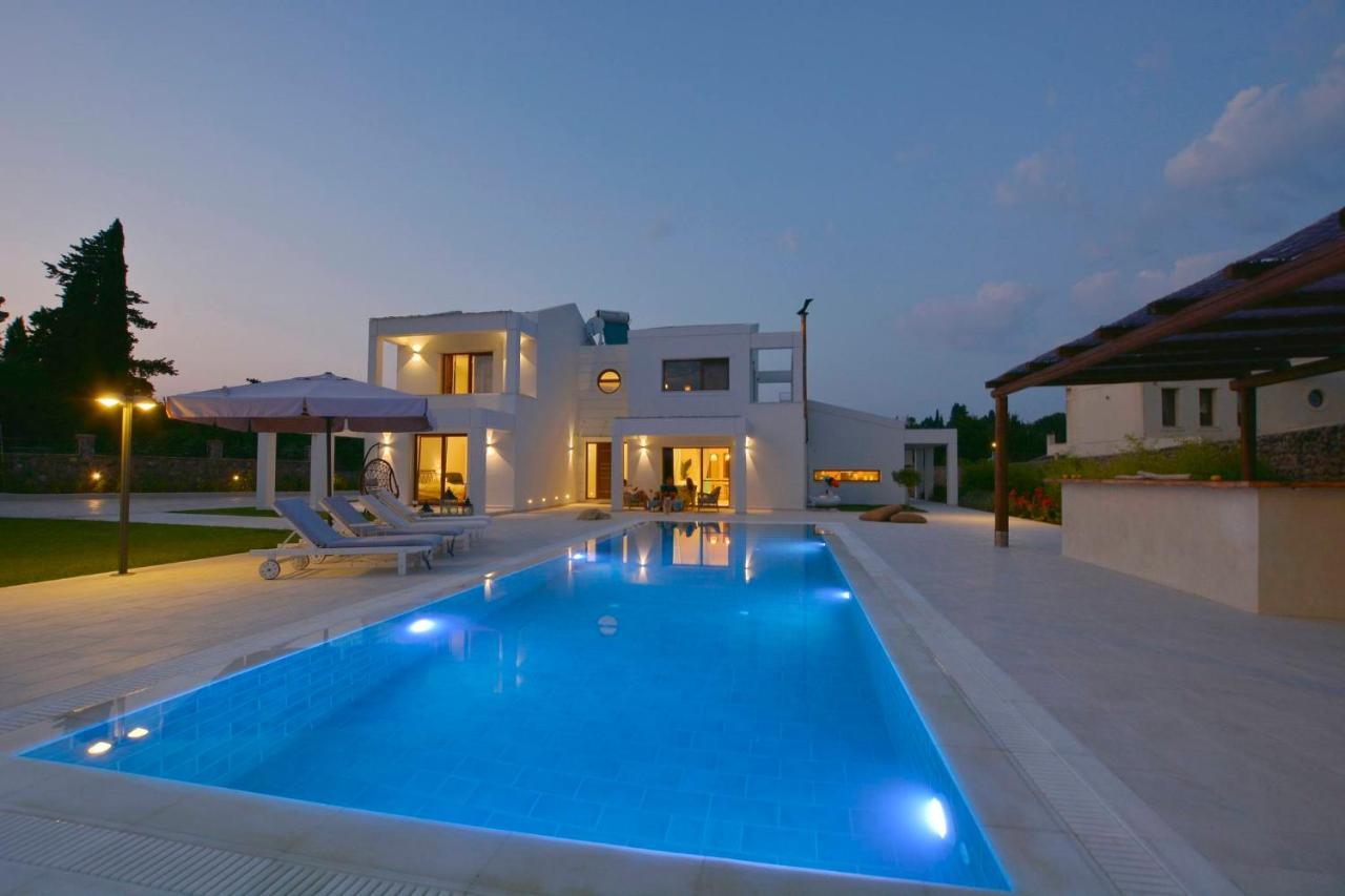 Sunlight Eros Villa Afra Bagian luar foto